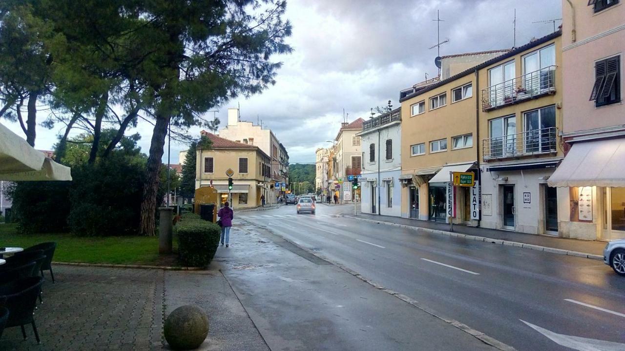 Studio In Pula Center Bagian luar foto